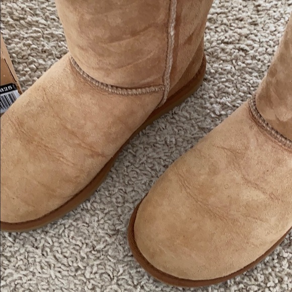 Ugg Boots. Original design. Chestnut color. - Picture 3 of 5